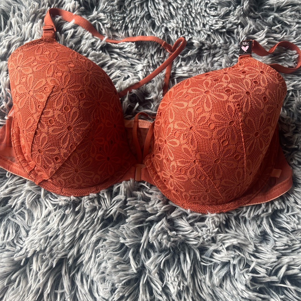 Red Lace Underwire Bra for Everyday Comfort